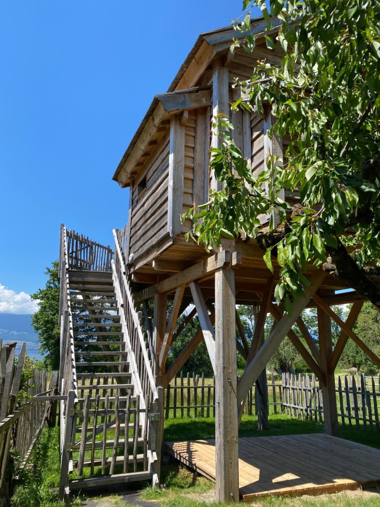 Cabane perchée - Hébergement insolite